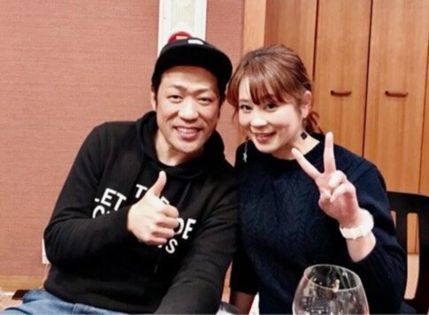 はなわ妻は中学のモテ先輩!出会いは一目惚れ?胸キュンエピソード